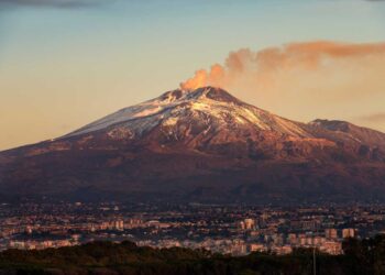 Dopo Roccaraso, anche l’Etna invasa di turisti