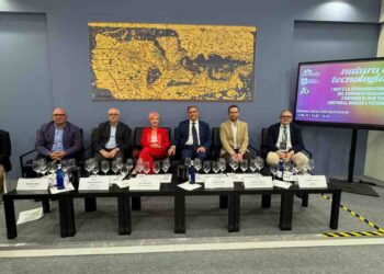 Vinitaly, la Sicilia e le nuove frontiere del vino: dall’ai alle bollicine sperimentali, passando per i mille volti del nero d’avola