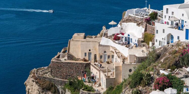 Come scegliere il partner giusto per la gestione del bar in un villaggio turistico