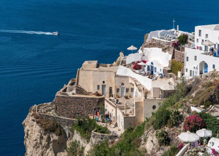Come scegliere il partner giusto per la gestione del bar in un villaggio turistico