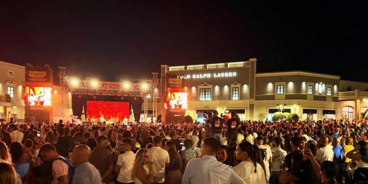 Sicilia Outlet Village fa il pieno di musica con Samurai Jay, ora è grande attesa per Fedez