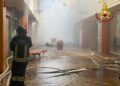 Paura a Palermo: Vasto incendio al centro commerciale Conca d’Oro, evacuata la struttura