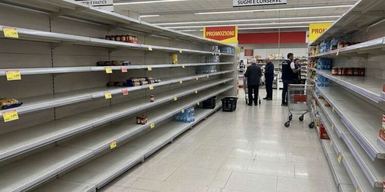 Sciopero dei trasporti, l’emergenza anche in Sicilia: supermercati presi d’assalto e scaffali vuoti